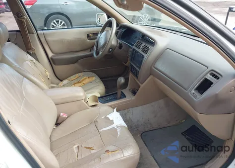 1997 Toyota Avalon Xl z USA, uszkodzony, nr VIN 4T1BF12B8VU179329